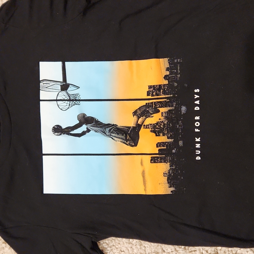 Old Navy Boys T-shirt size L 10-12 - Picture 2 of 4